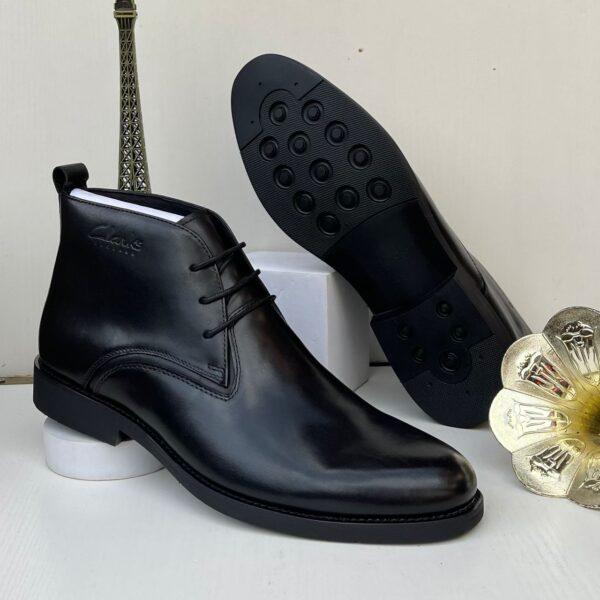 Black Leather Smart Chukka Boot